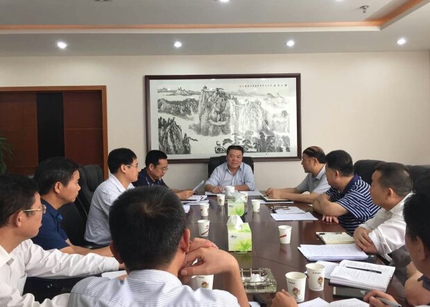 双休日  建设集团机关带头加班加点气氛浓