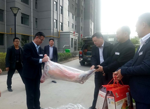 董事长宁兴刚一行走访慰问大秦置业驻神木一线员工
