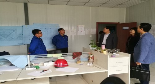 副总经理司正林深入基层一线看望调研机关基层锻炼人员