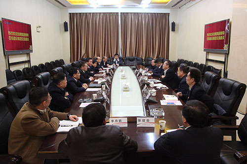 陕西龙门钢铁（集团）有限责任公司一行莅临建设集团交流座谈并举行签约仪式