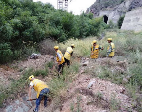 陕煤建设铜川公司：红柠铁路项目部打响“雨季三防”战   撑起安全“保护伞”