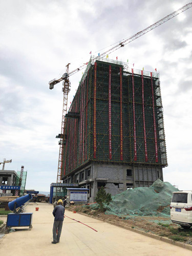 陕煤建设天工公司土建七部彬长铁运公司办公楼工程顺利封顶