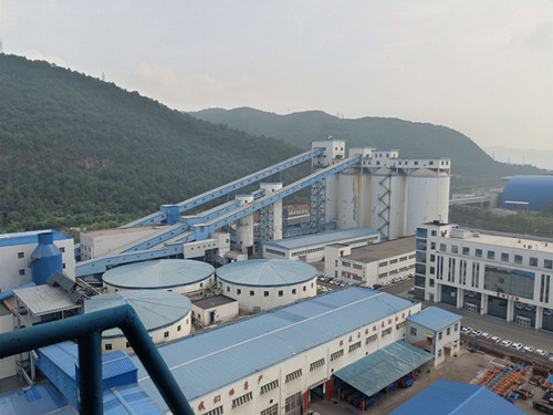 陕煤建设机电安装公司承建的选煤厂块煤仓旋转溜槽拆除工程如火如荼