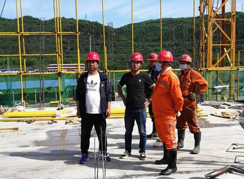 双龙煤业公司领导莅临咸阳分公司双龙项目部检查指导工作