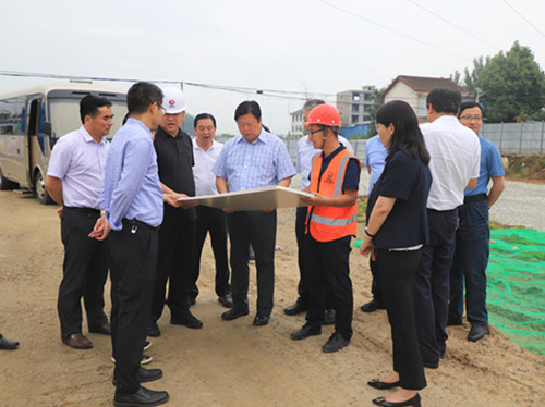 汉中市市长方红卫到陕煤建设汉中分公司金华路项目调研