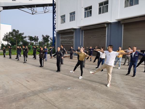 陕煤建设洗选煤运营公司澄合山阳运营项目部喊你来做广播体操啦!