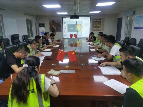 陕煤建设铜煤公司第十五项目组织召开“有梦想，敢拼搏”青年员工主题座谈会