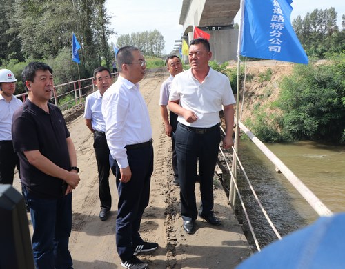 榆林市委副书记、市长李春临深入陕煤建设路桥分公司靖神铁路项目调研指导