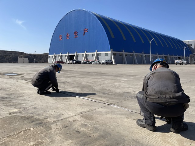 陕煤建设洗选煤运营公司安装第五项目部： 坚守岗位度佳节 年味一分也不减