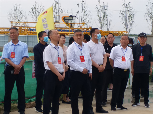 河南长葛市政协党组书记、主席寇永志一行调研河南庞源塔式起重机制造项目建设情况