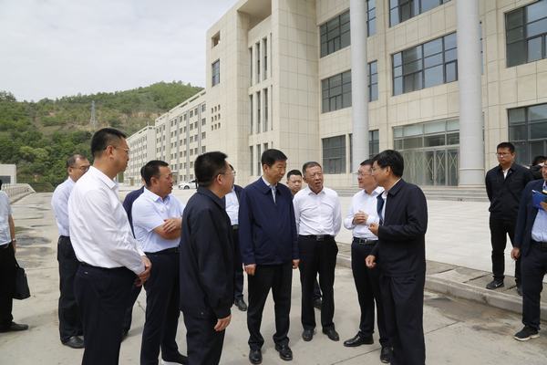陕西省委常委、延安市委书记赵刚一行莅临陕煤建设矿建二公司车村项目部检查指导工作