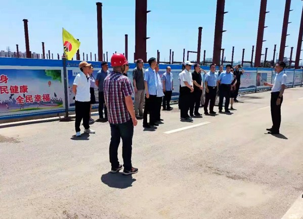 省政府参事、省文史馆员调研组一行莅临南京金龙年产纯电动商用车建设项目调研指导工作