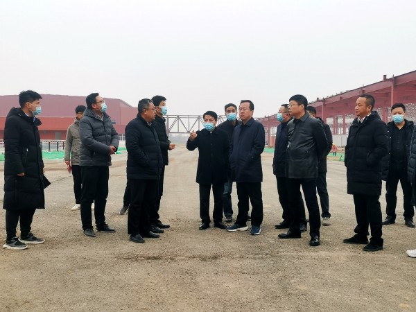渭南高新区管委会书记薛清军一行莅临陕煤建设渭南分公司承建的南京金龙年产五万辆纯电动商用车建设项目参加项目推进会