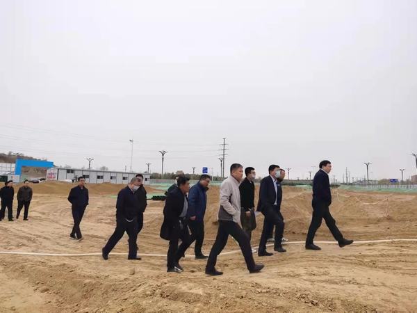 科创新城管委会张伟一行莅临科创新城同慧运动公园项目检查指导工作