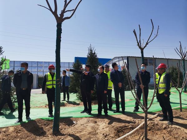 榆林市科创新城党工委委员、管委会副主任刘政秀一行莅临科创新城同慧运动公园项目检查指导工作