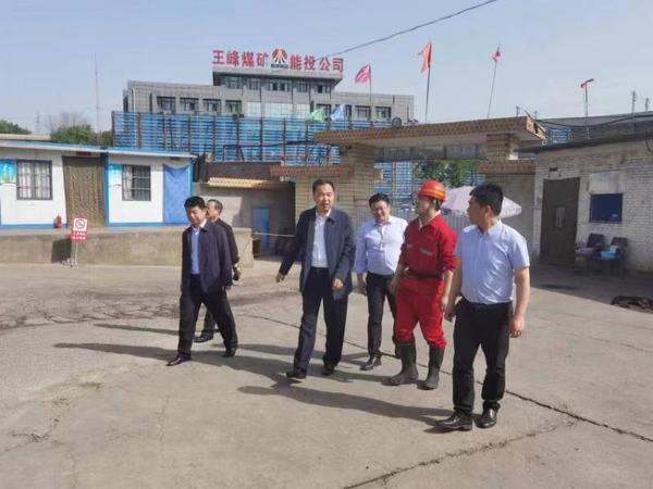 韩城矿业有限公司董事长张维新前往陕煤建设矿建二公司第二项目部检查指导工作