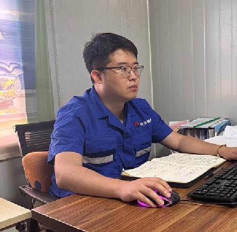 让青春之火在奋斗中燃烧