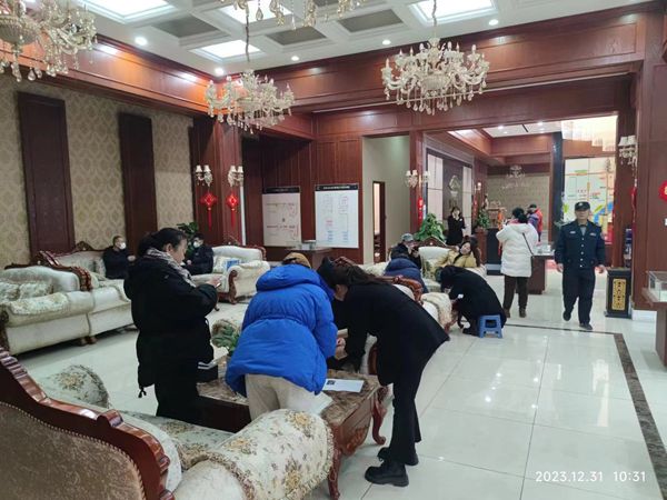 陕煤建设大秦置业公司：龙湾水境盛大交房 完美收官