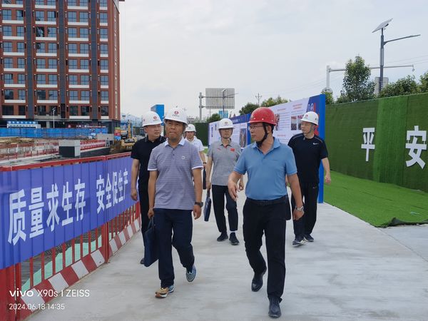 陕西省安委办景海龙一行莅临陕煤建设天工公司汉阴县实验中学二期项目检查指导
