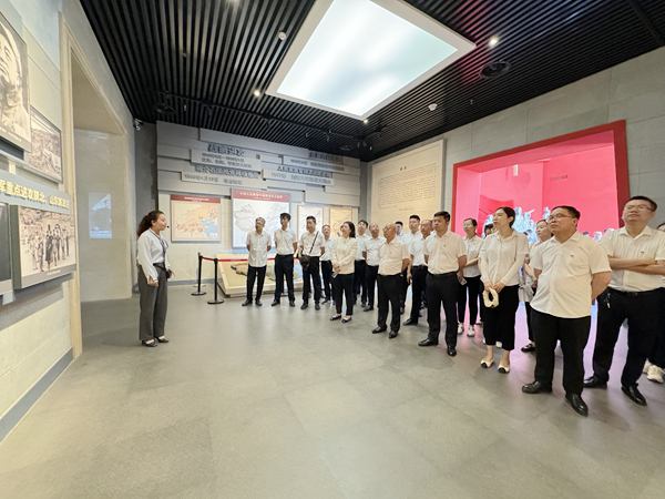 陕煤建设大秦置业公司:开展“追寻红色足迹 汲取奋进力量”主题党日活动