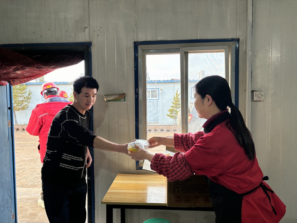 陕煤建设矿建二公司郭家滩项目部：改善职工生活，助力安全生产