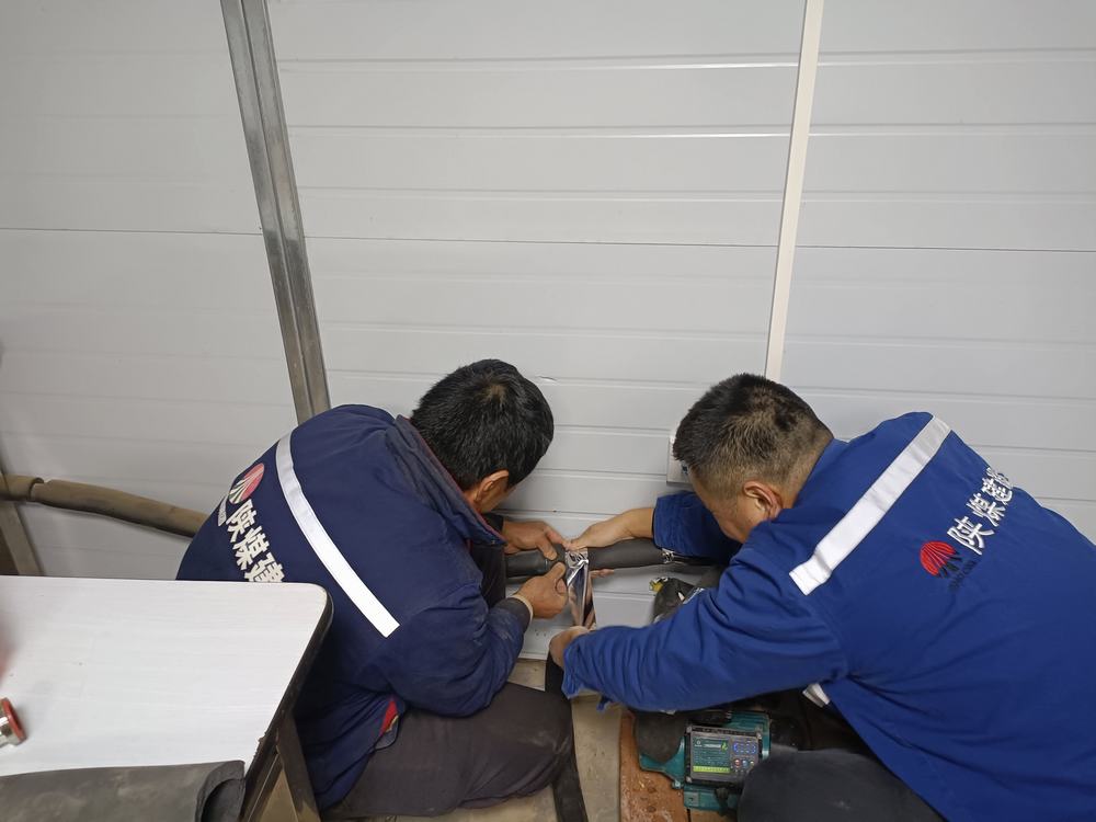 陕煤建设澄合分公司第三项目部：寒冬送暖 情系职工
