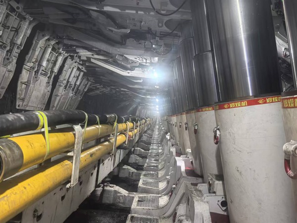 陕煤建设煤矿运营服务分公司：可可盖煤矿11211综采面启动联合试运行