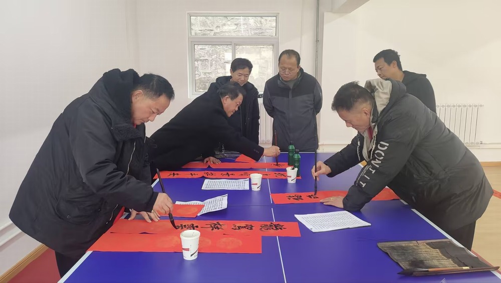 陕煤建设铜煤公司开展“新春送温暖”系列活动
