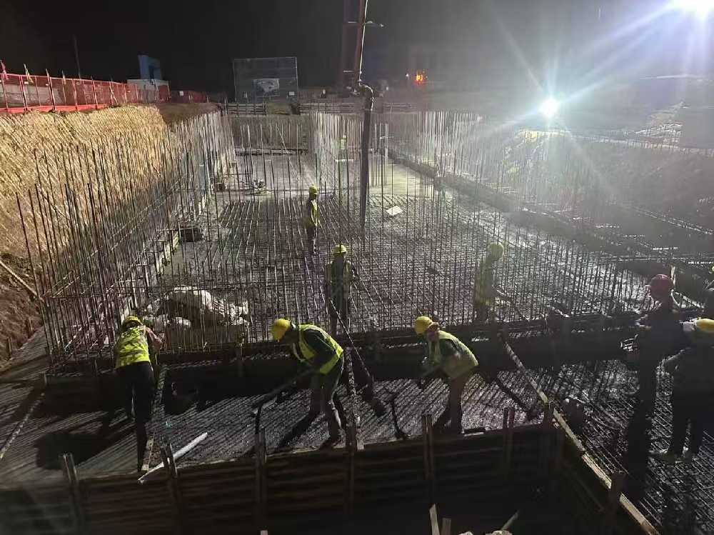 凝心聚力展铁军担当 攻坚克难创建设速度