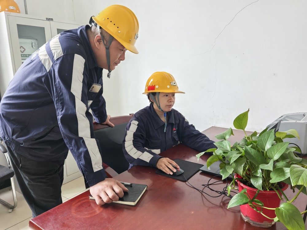 陕煤建设洗选煤运营公司：“煤”好坚守  为爱同行