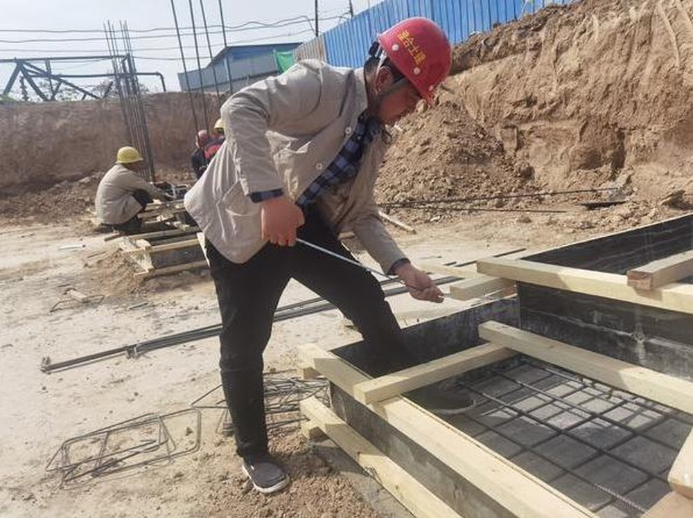 青春在奋斗中燃烧