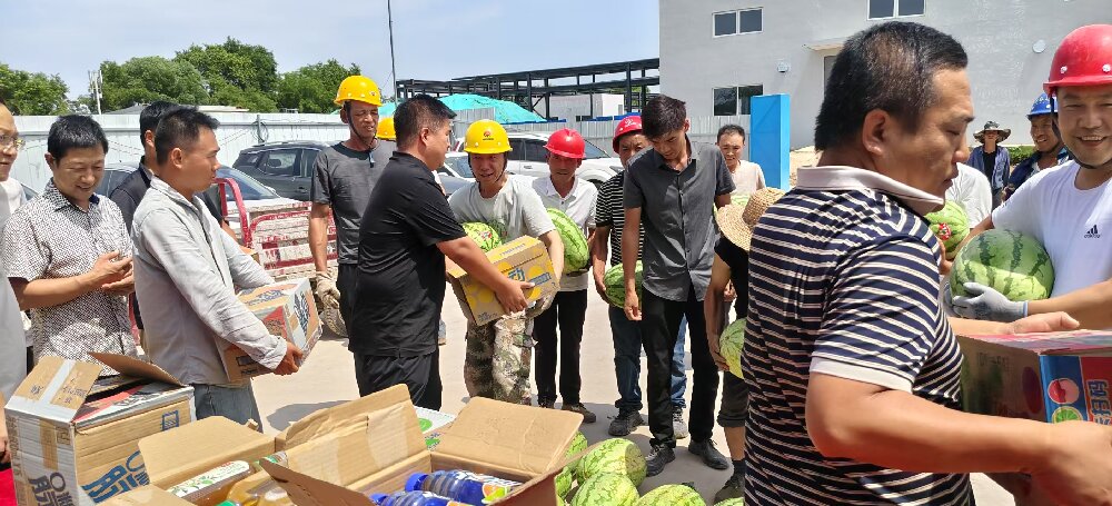 陕西彬长胡家河矿业公司深入陕煤建设渭南分公司第三项目部慰问一线员工
