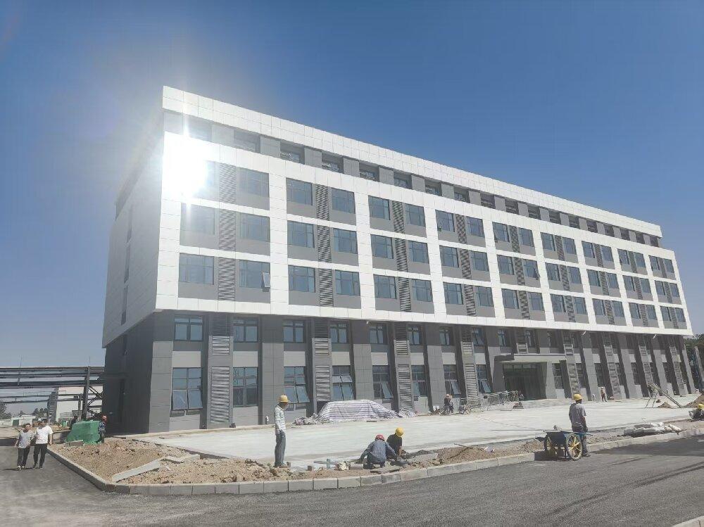 陕煤建设渭南分公司承建的胡家河二号风井项目综合楼工程顺利通过竣工验收