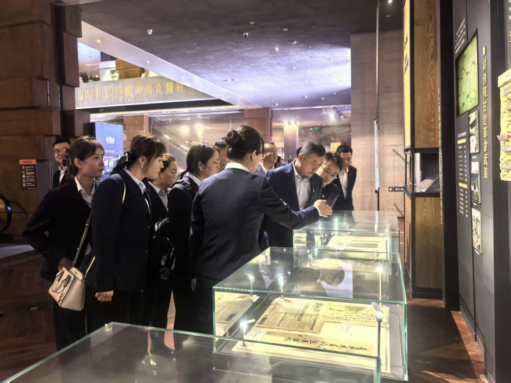 陕煤建设物资设备管理党支部开展“缅怀革命英烈,传承红色基因”主题党日活动
