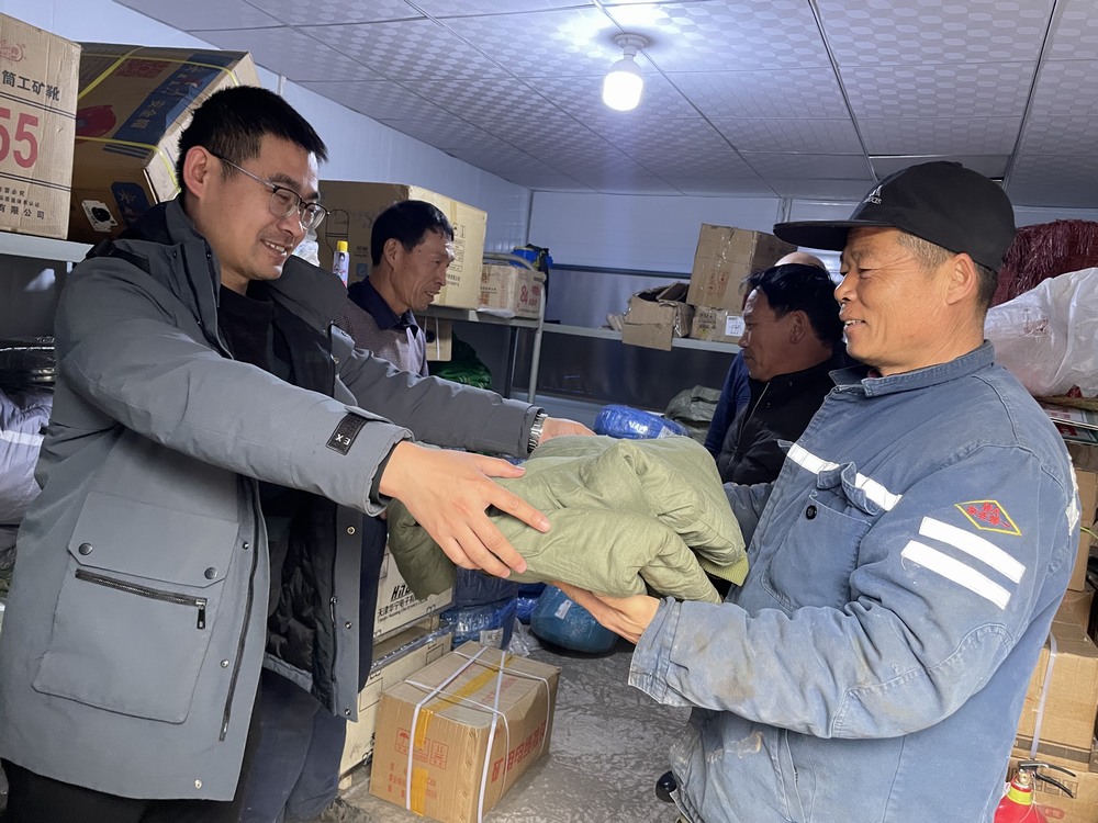 陕煤建设矿建二公司:凛冬有温度 后勤强动力
