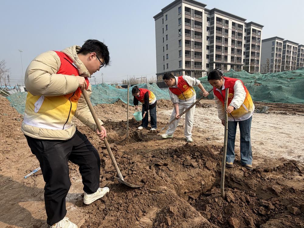 陕煤建设天工公司：“绿”动春日 充“植”美好