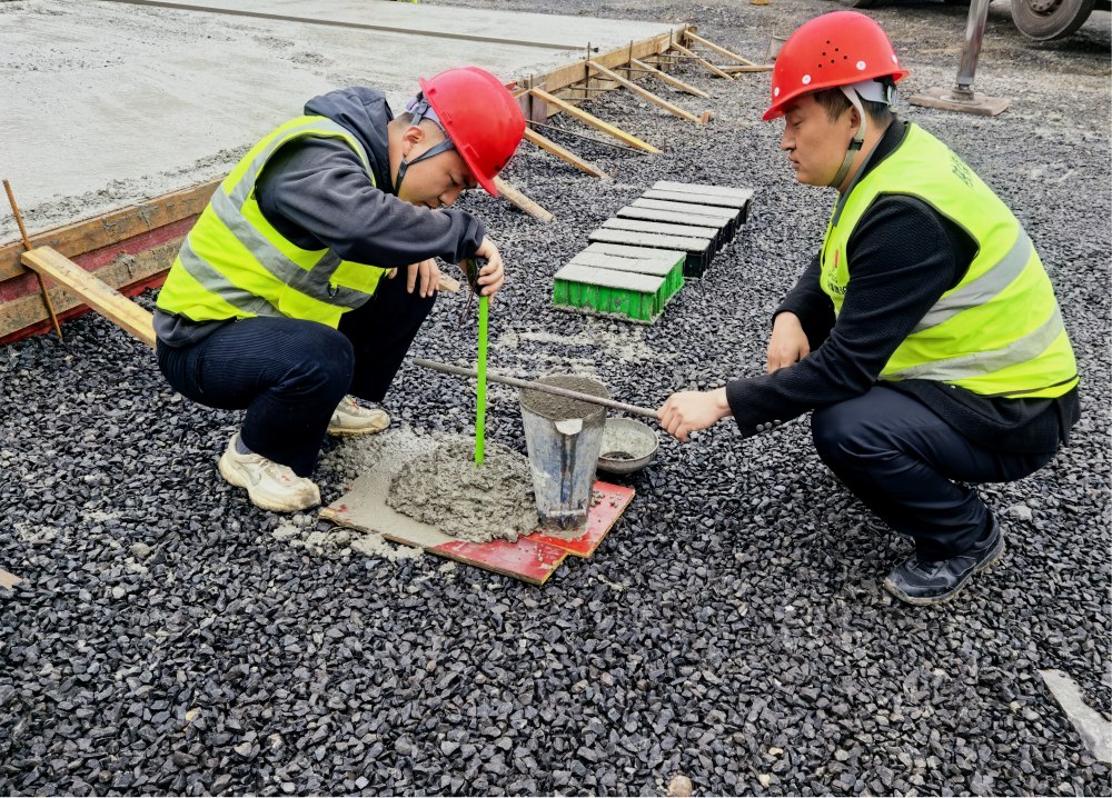 陕煤建设绿宇公司：首板浇筑启新程 质速双优保投产