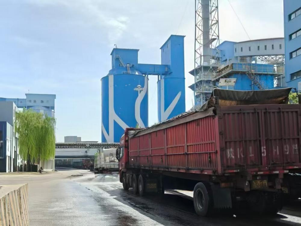 陕煤建设洗选煤运营公司红柳林洗煤厂项目部： 风卷黄沙砺剑 固守红柳安堤