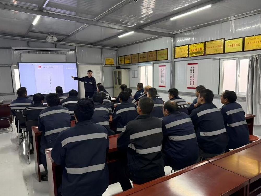 陕煤建设洗选煤运营公司第三项目部：夏季强管控 施工稳运行