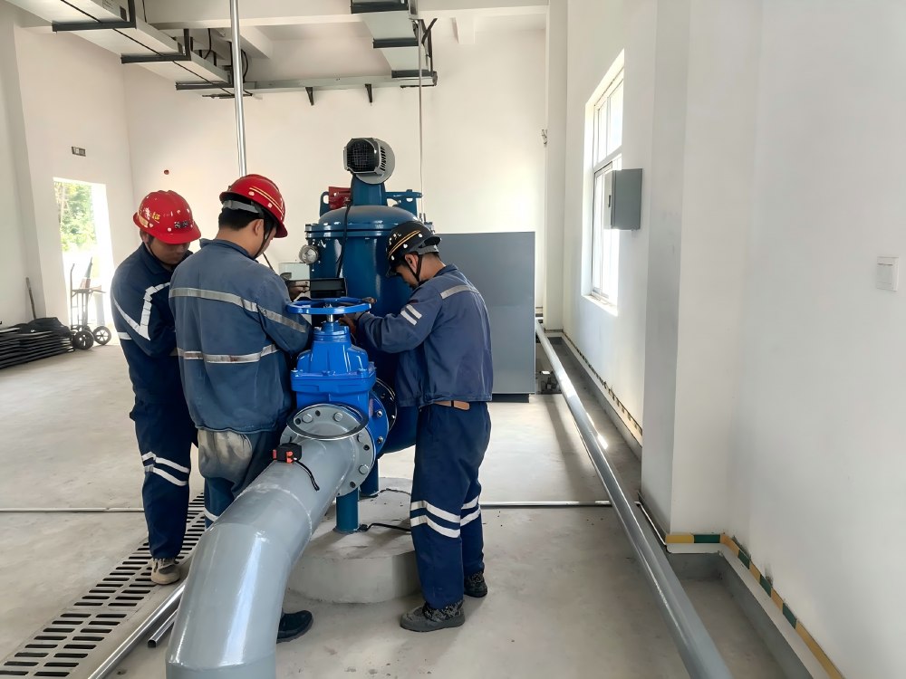 陕煤建设机电安装公司建庄项目部：迎“烤”而上筑防线 鏖战酷暑保节点