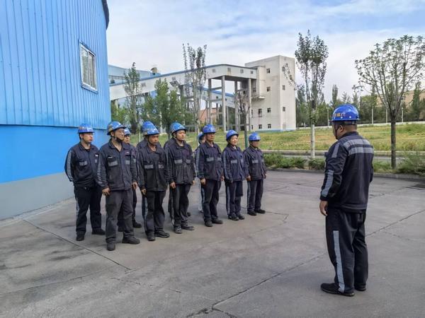 陕煤建设洗选煤运营公司红柳林洗煤厂项目部:实操急救演练淬本领 筑牢安全生产“生命线”