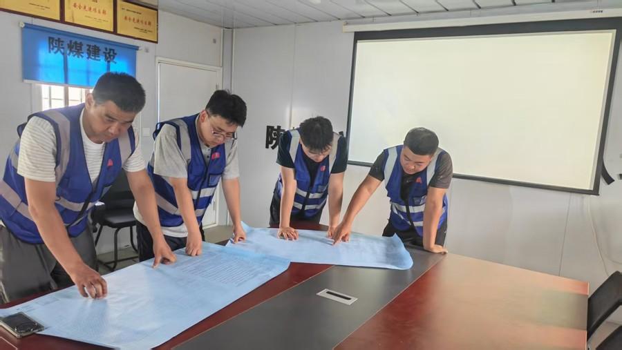陕煤建设渭南分公司八项目部：青年职工深耕一线勇担当 青春赋能筑精品
