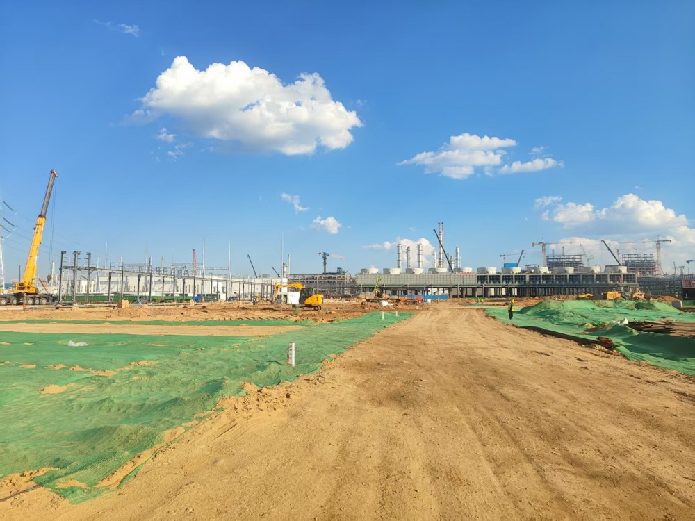 陕煤建设铜煤公司承建的陕煤榆林化学二期化学品库项目全面开工