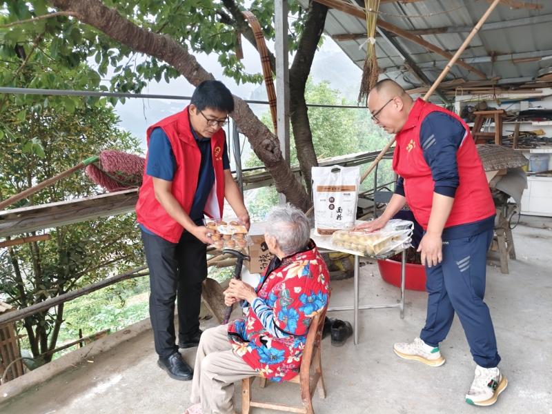 陕煤建设定点帮扶村：情系困难群众践初心 双节走访传温情